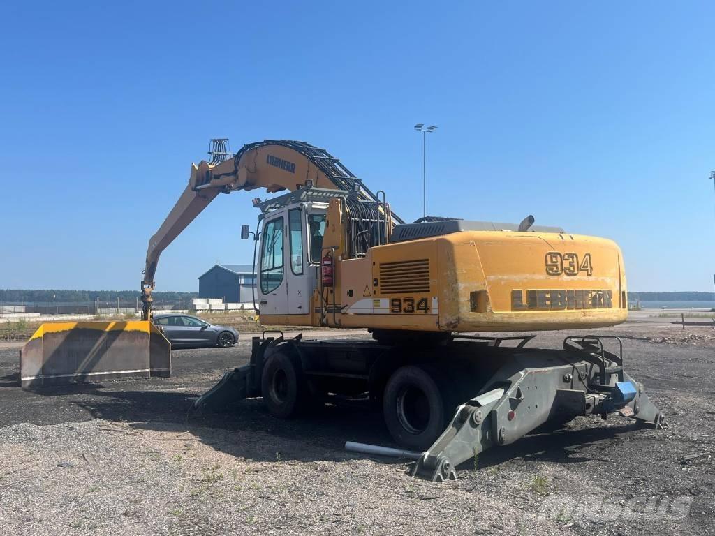 Liebherr A 934 C Movimentazione rifiuti