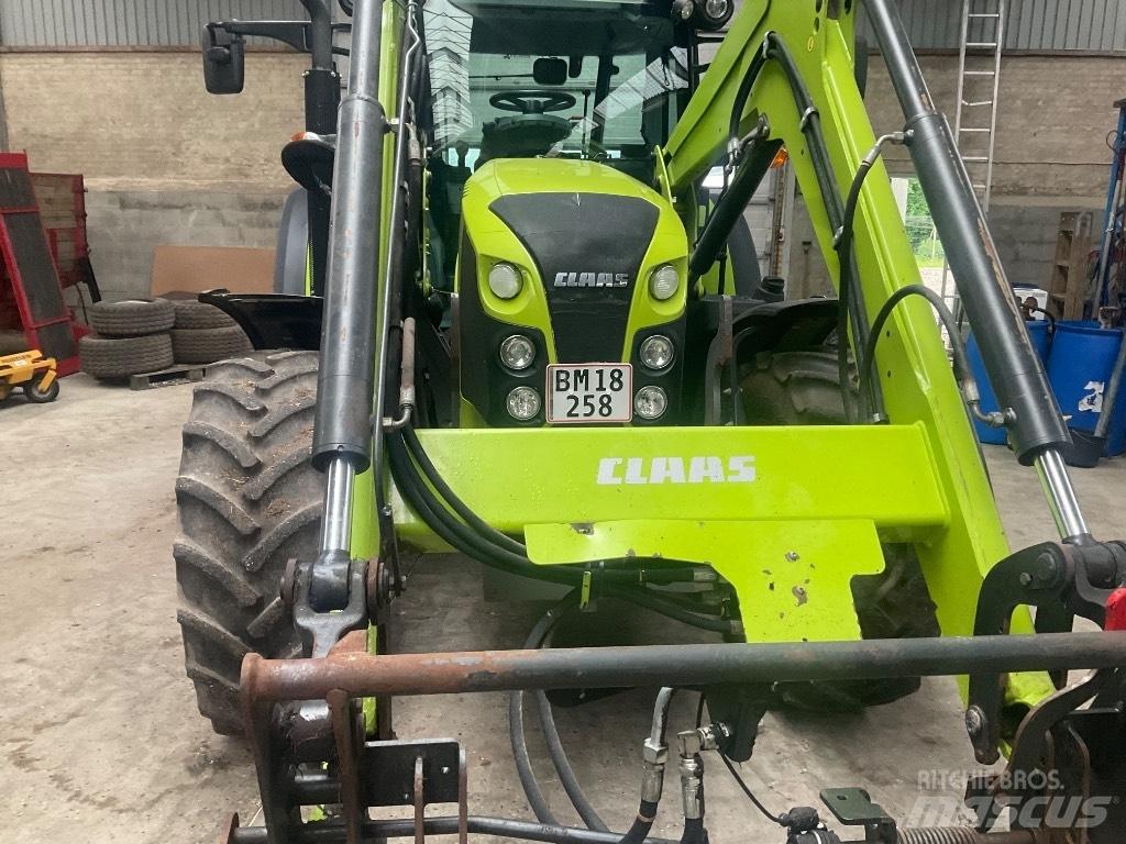 CLAAS Arion 440 CIS Trattori