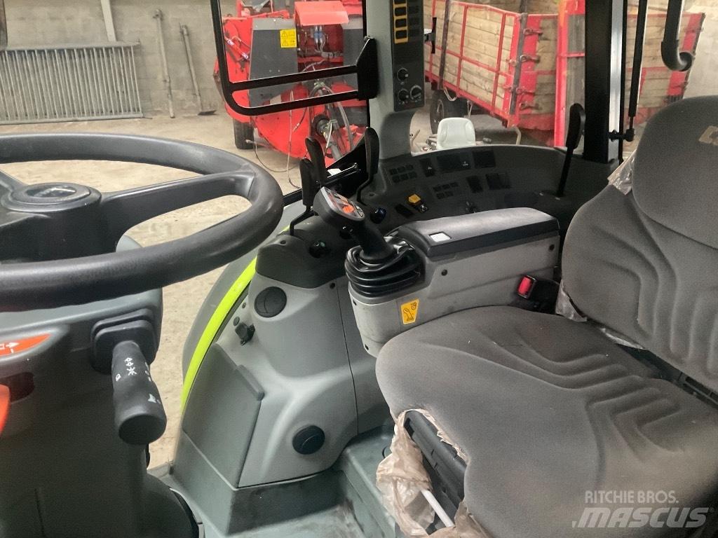 CLAAS Arion 440 CIS Trattori