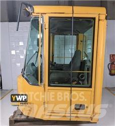 Volvo L 180 E Cab Cabine e interni