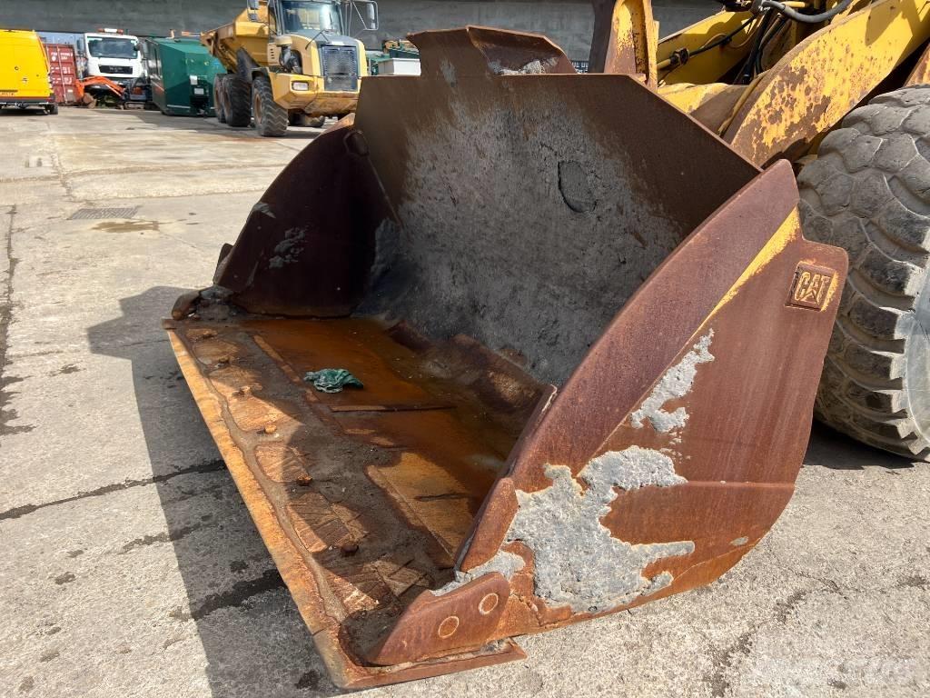 CAT 966 H Pale gommate