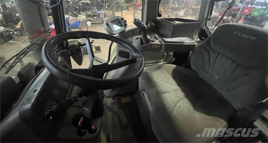 Fendt 820 Vario Trattori