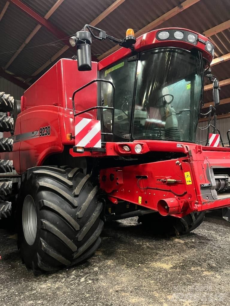 Case IH 9230 Mietitrebbiatrici