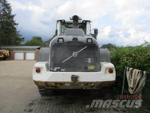Volvo L 120 H Pale gommate