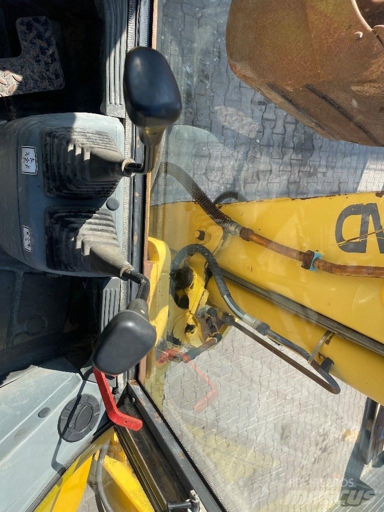 New Holland LB 110 Terne