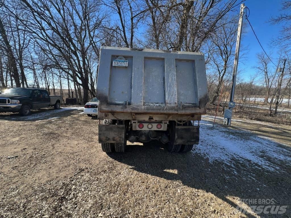 Sterling L 7500 Camion ribaltabili