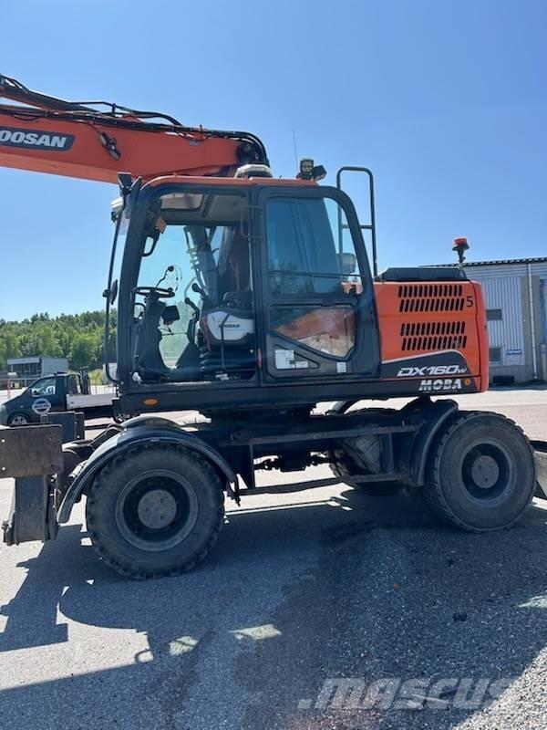 Doosan DX 160 w-5 Escavatori gommati