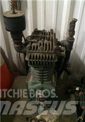 Manitowoc 4000 W Parti e equipaggiamenti per Gru