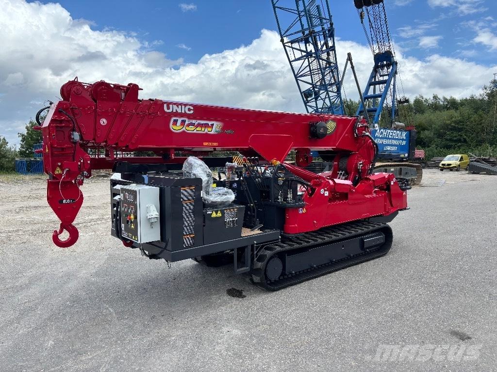 Unic URW 806 Gru per terreni difficili