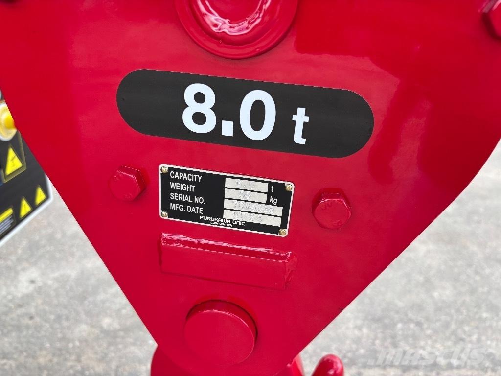 Unic URW 806 Gru per terreni difficili