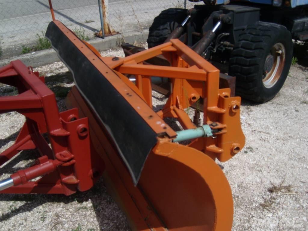 ΜΑΧΑΙΡΙΑ Altri macchinari per strade e neve