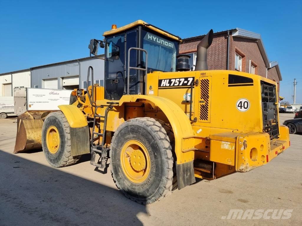 Hyundai HL 757-7 Pale gommate