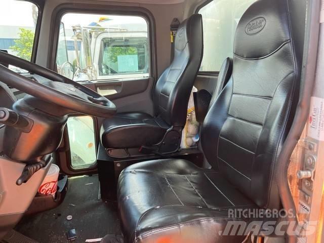 Peterbilt 337 Camion per la consegna bevande