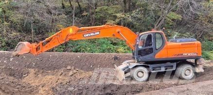 Doosan DX210WA Escavatori gommati