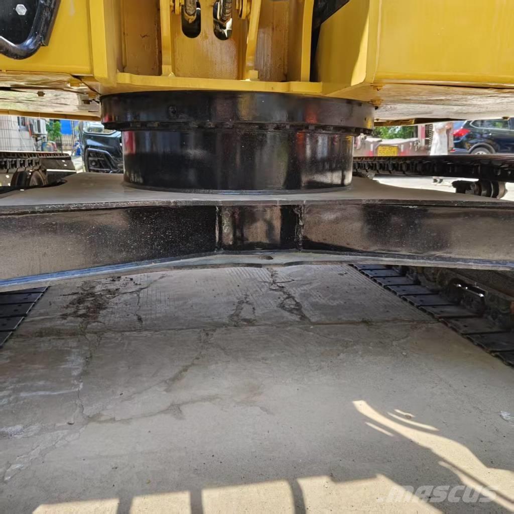 CAT 310 Escavatori cingolati