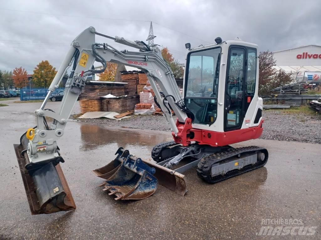 Takeuchi TB 225 Miniescavatori