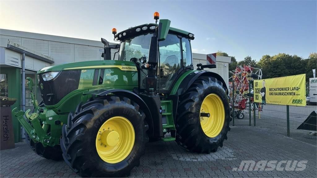 John Deere 6R250 Trattori