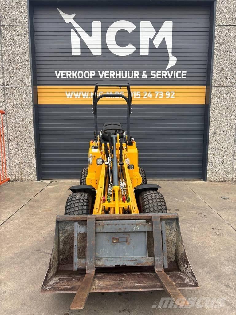 Knikmops KM 130 Pale gommate