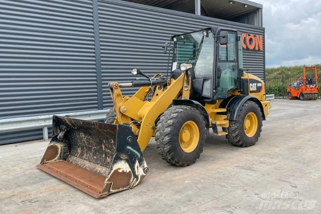 CAT 908M Pale gommate