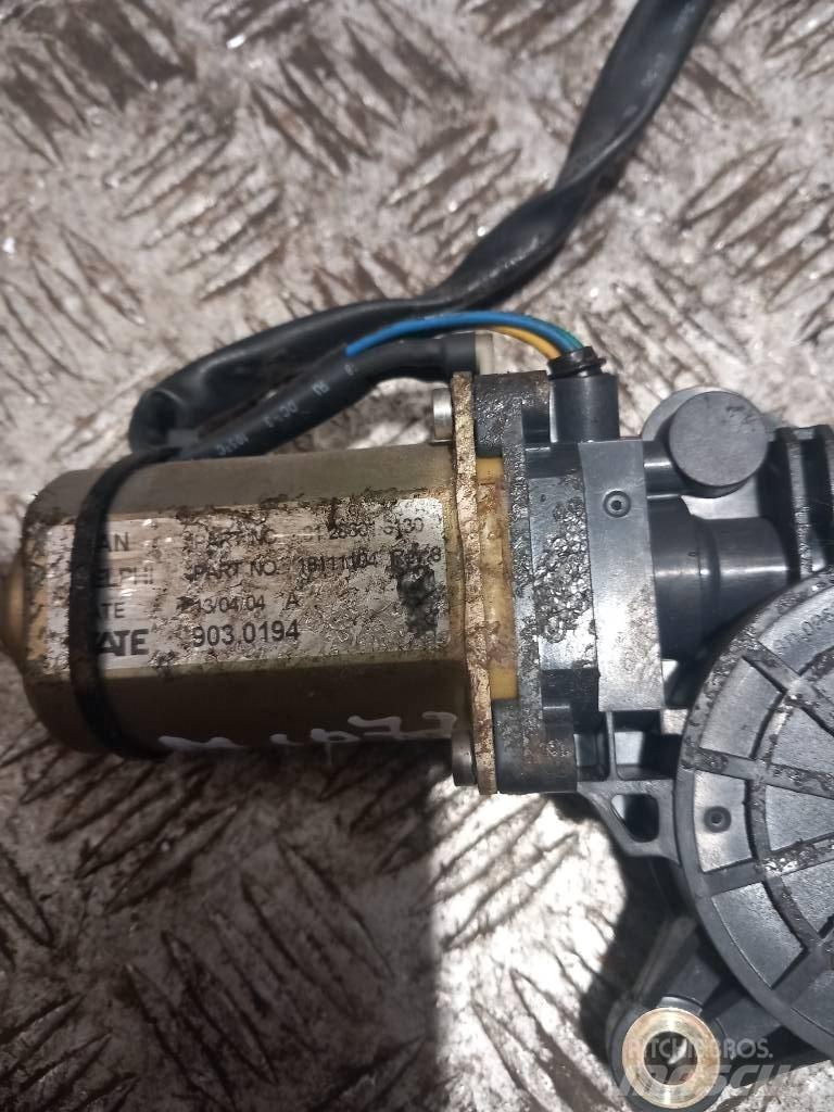 MAN TGA 81286016130 Cabine e interni