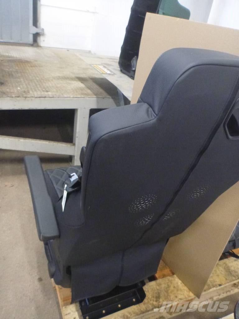 Mercedes-Benz Actros Cabine e interni