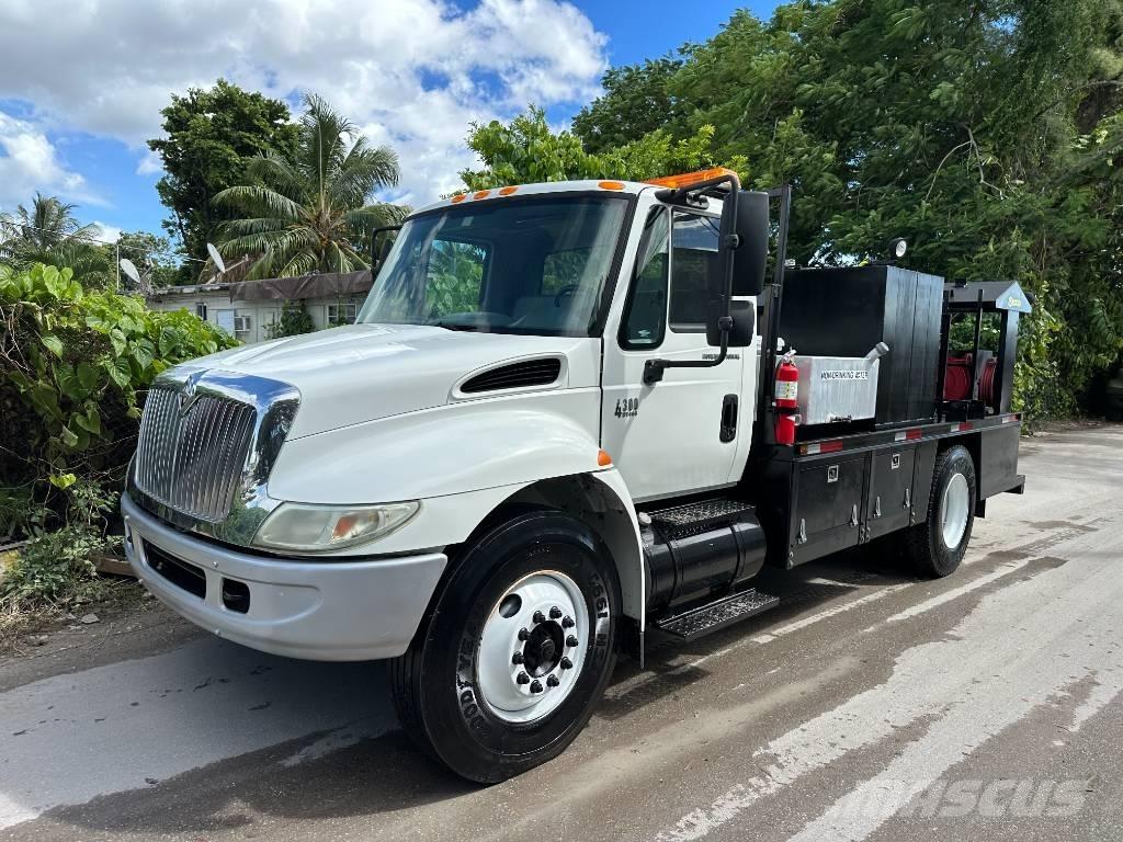 International 4300 Cisterna