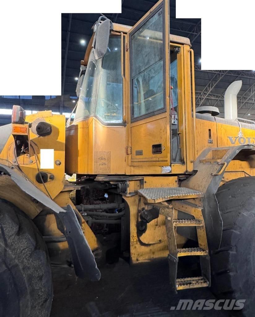 Volvo L 120 E Pale gommate