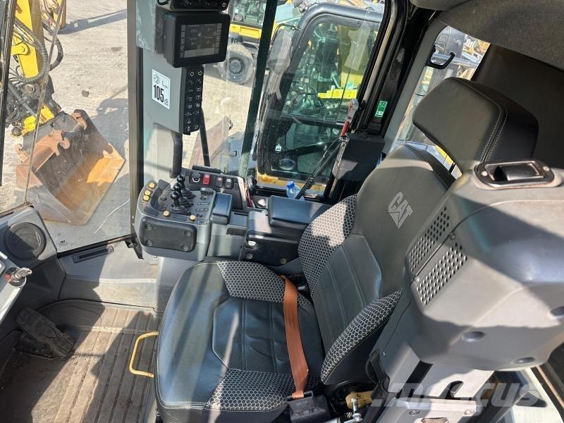 CAT 966M XE Pale gommate