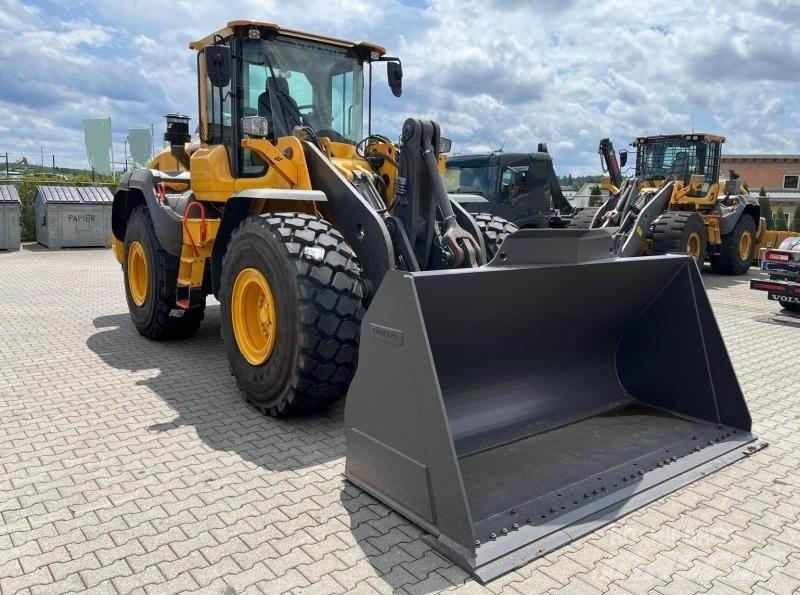 Volvo L110H Pale gommate