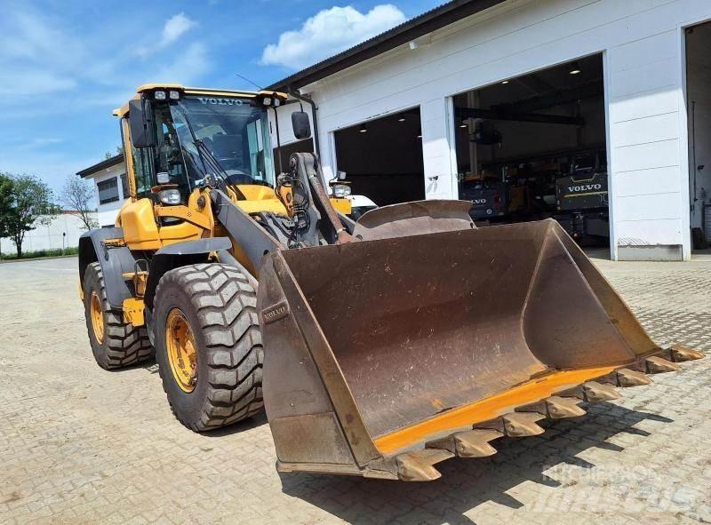Volvo L90H Pale gommate