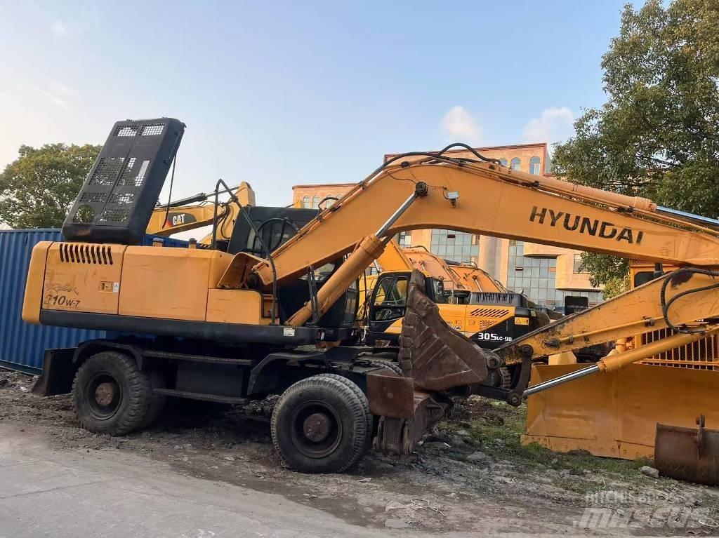 Hyundai R210W-7 Escavatori gommati