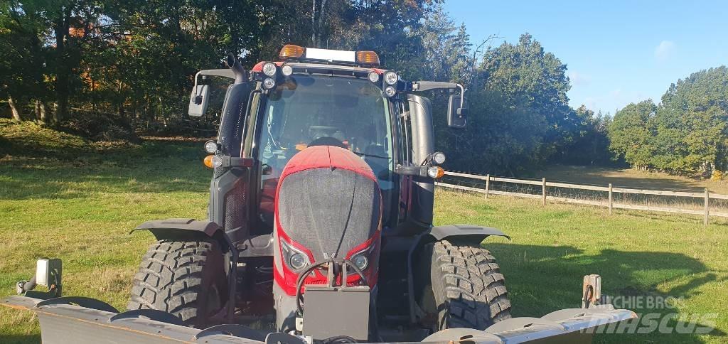Valtra N114HT5 Trattori