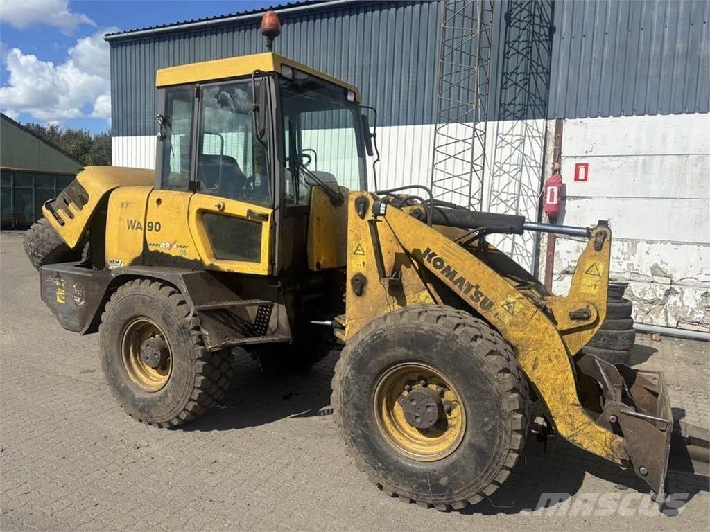 Komatsu WA90-3 Pale multiuso