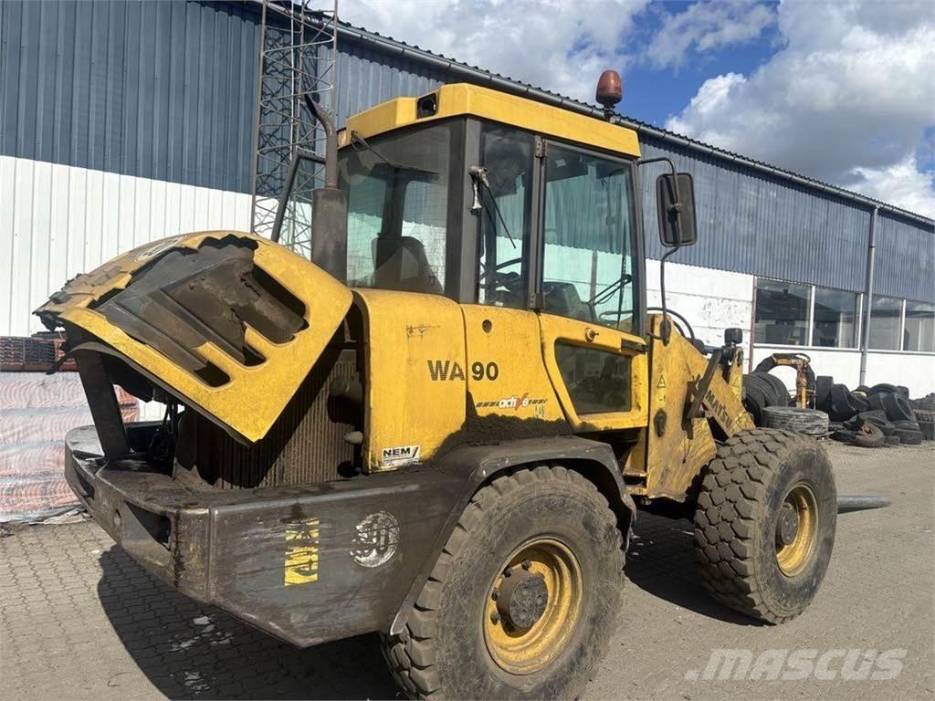 Komatsu WA90-3 Pale multiuso