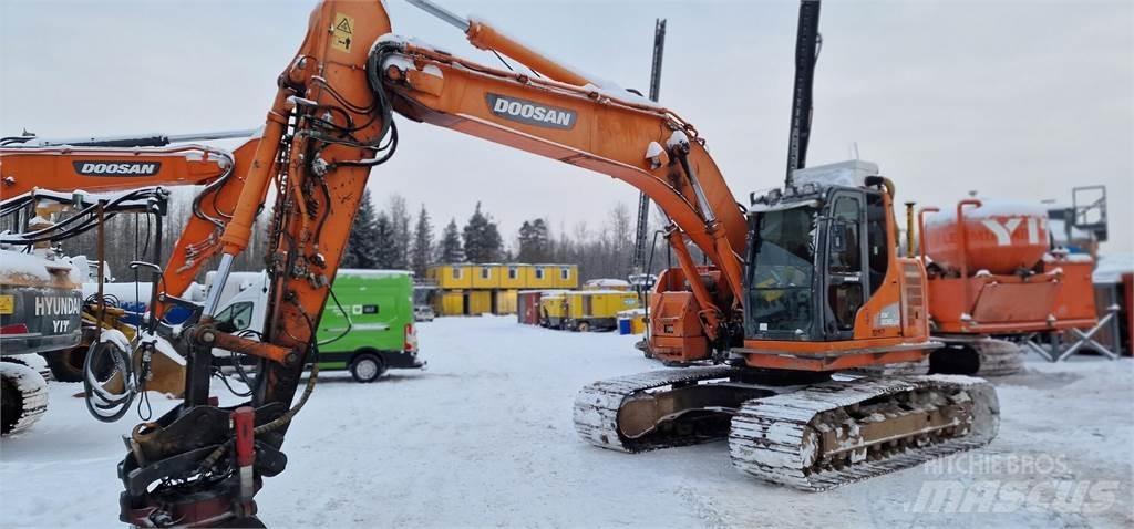 Doosan DX235LCR Escavatori cingolati
