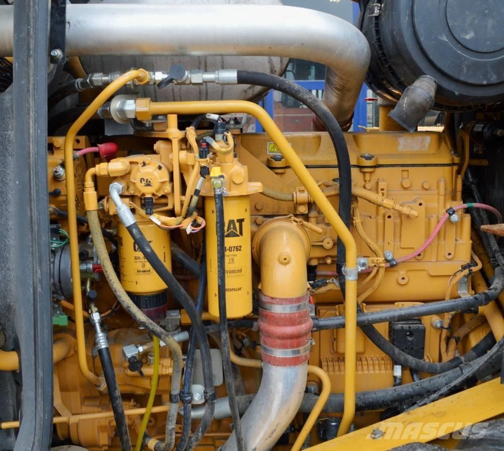 CAT 966H Pale gommate