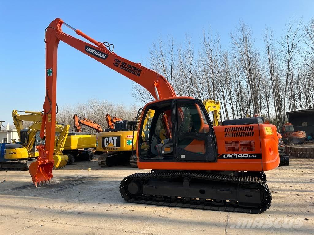 Doosan DX140 Escavatori cingolati