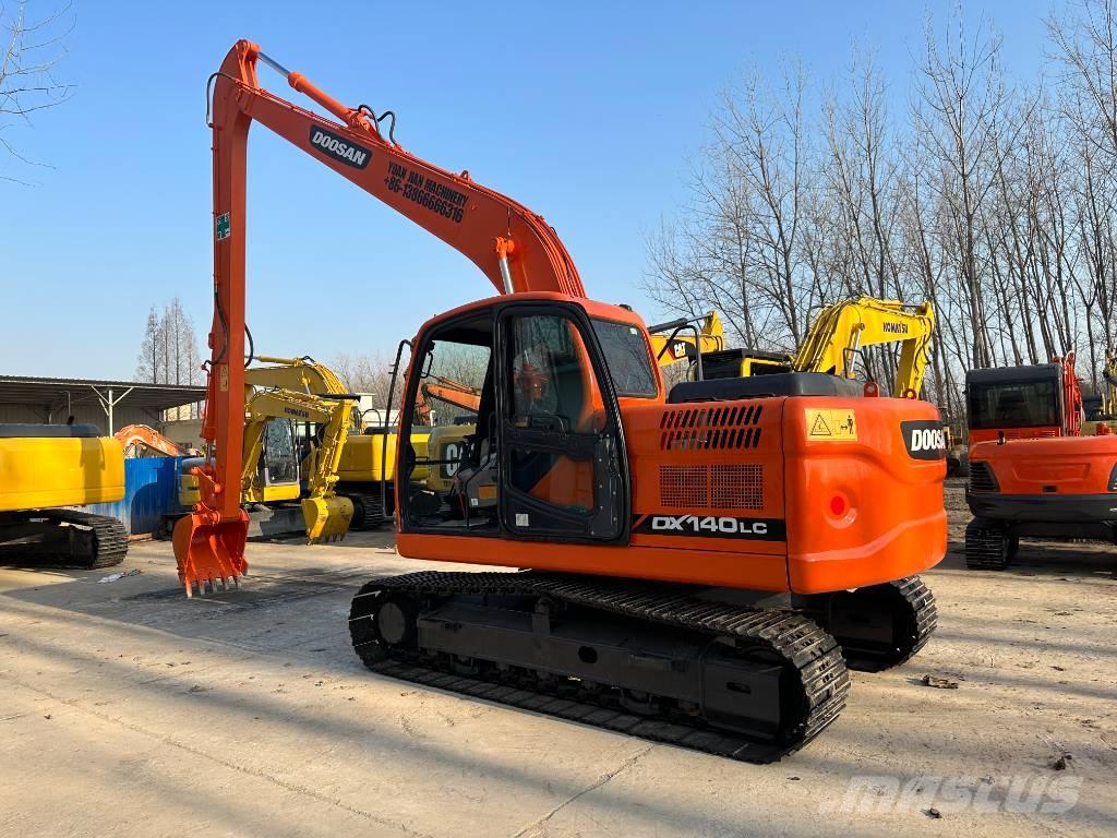 Doosan DX140 Escavatori cingolati