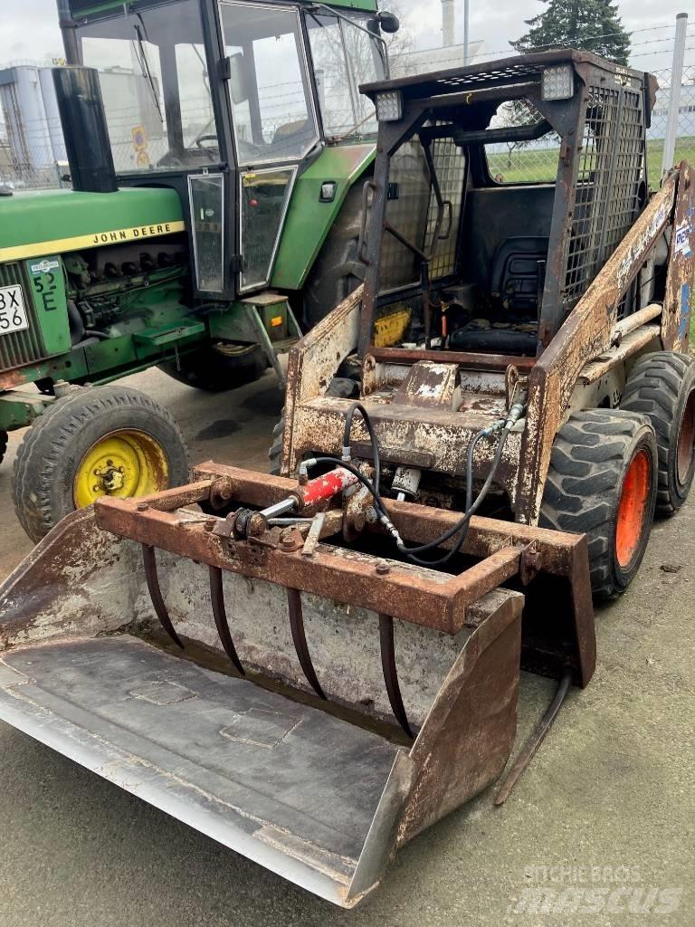 Bobcat 743 Mini Pale Gommate