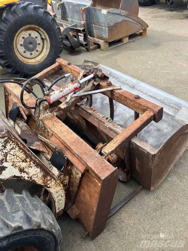 Bobcat 743 Mini Pale Gommate