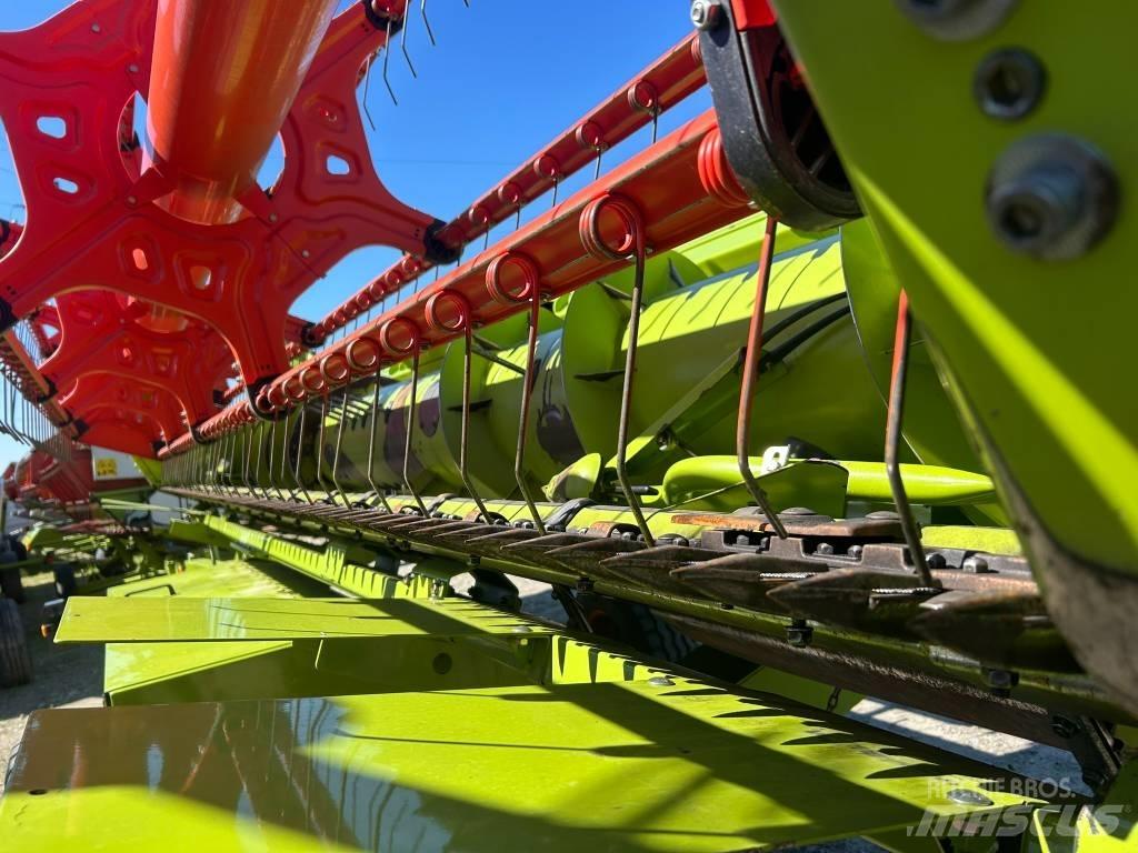 CLAAS Tucano 440 Mietitrebbiatrici