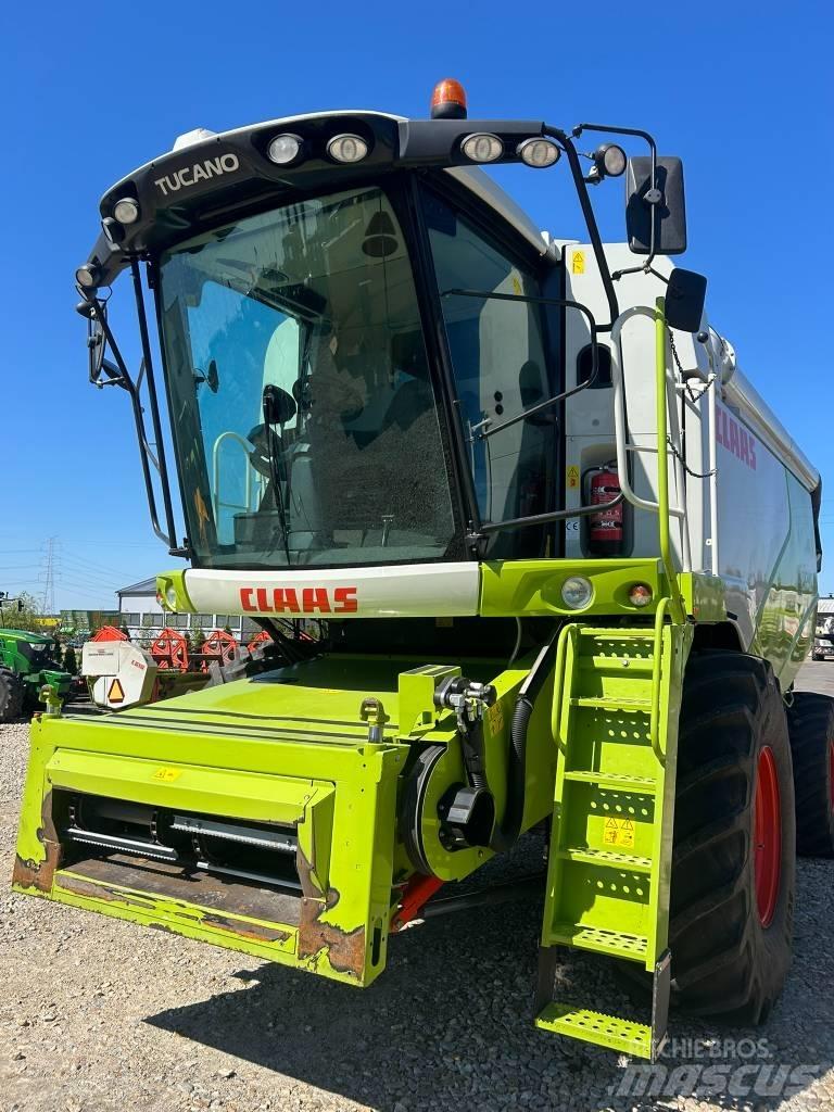 CLAAS Tucano 440 Mietitrebbiatrici