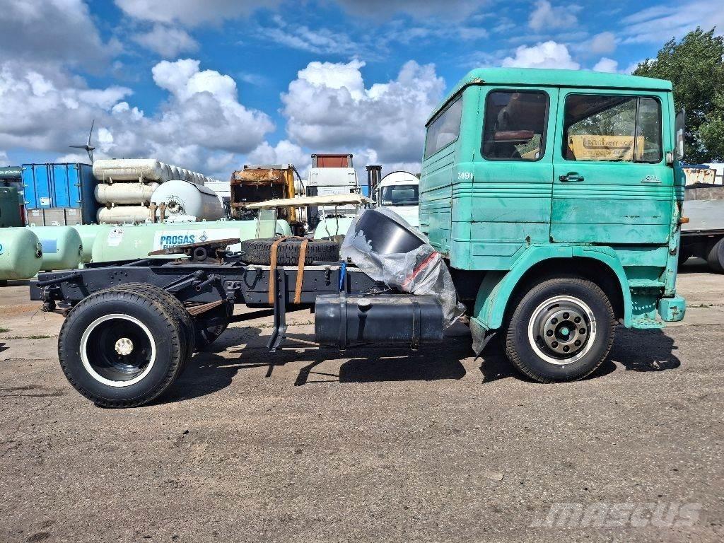 Mercedes-Benz 911 Motrici e Trattori Stradali
