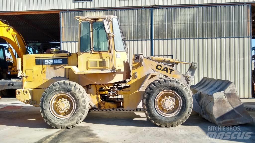 CAT 926 E Pale gommate