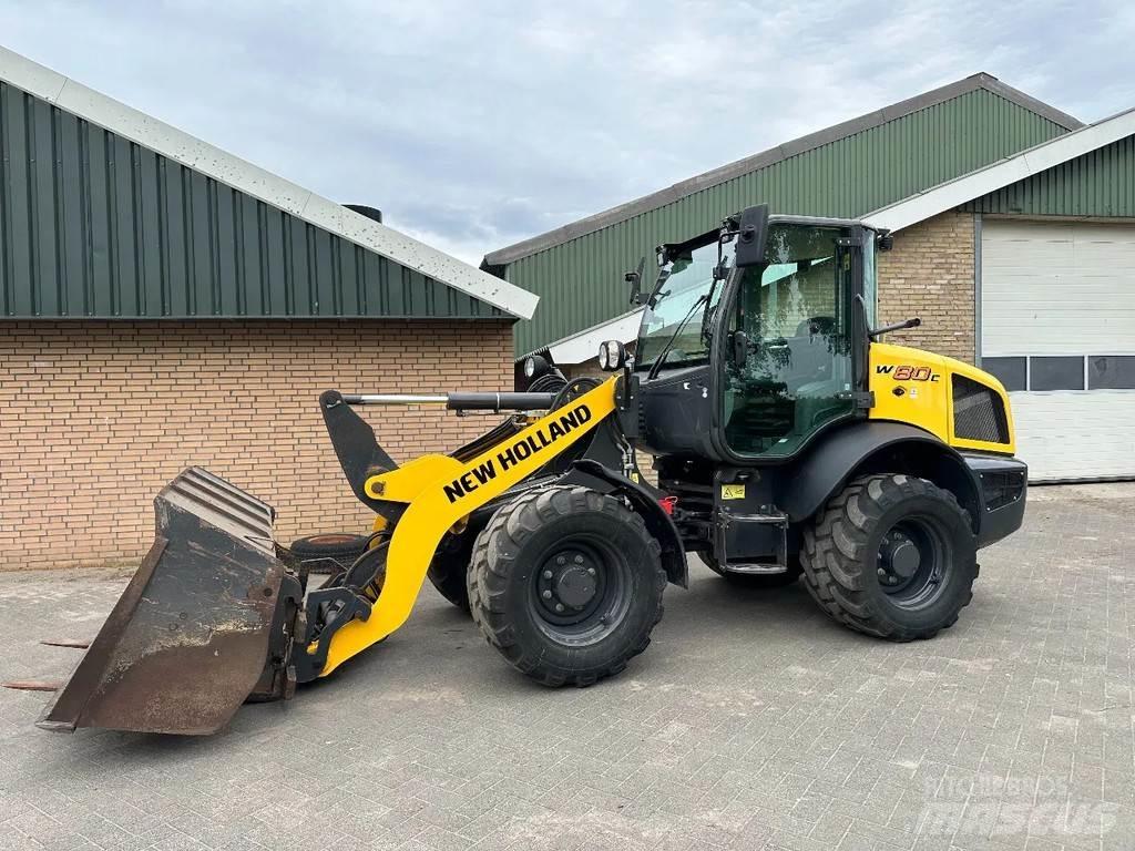 New Holland W80C Pale gommate
