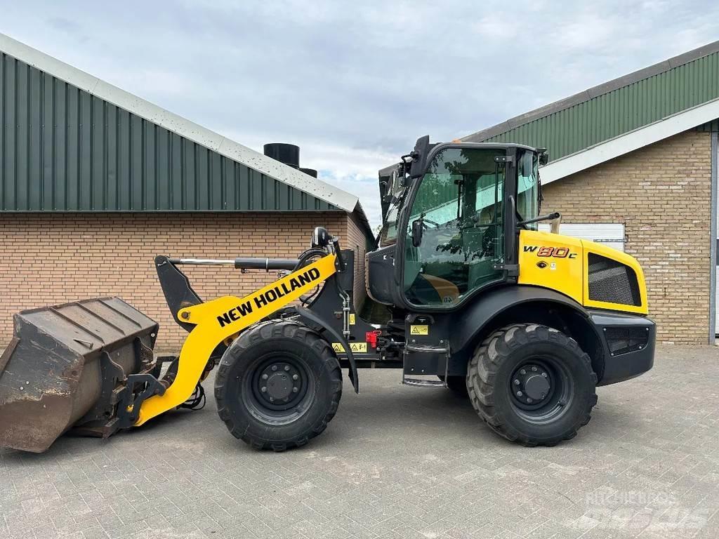 New Holland W80C Pale gommate