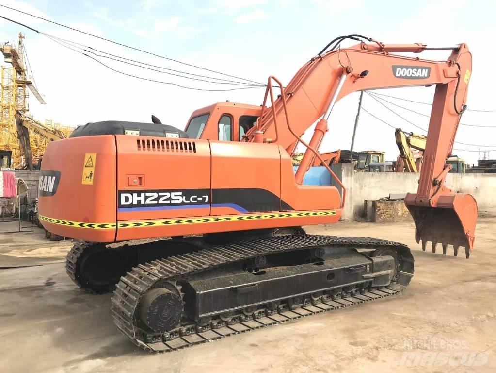 Doosan DH 225 LC-9 Escavatori cingolati