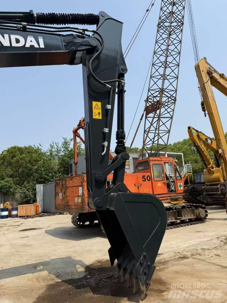 Hyundai R220LC-9S Escavatori medi 7t - 12t