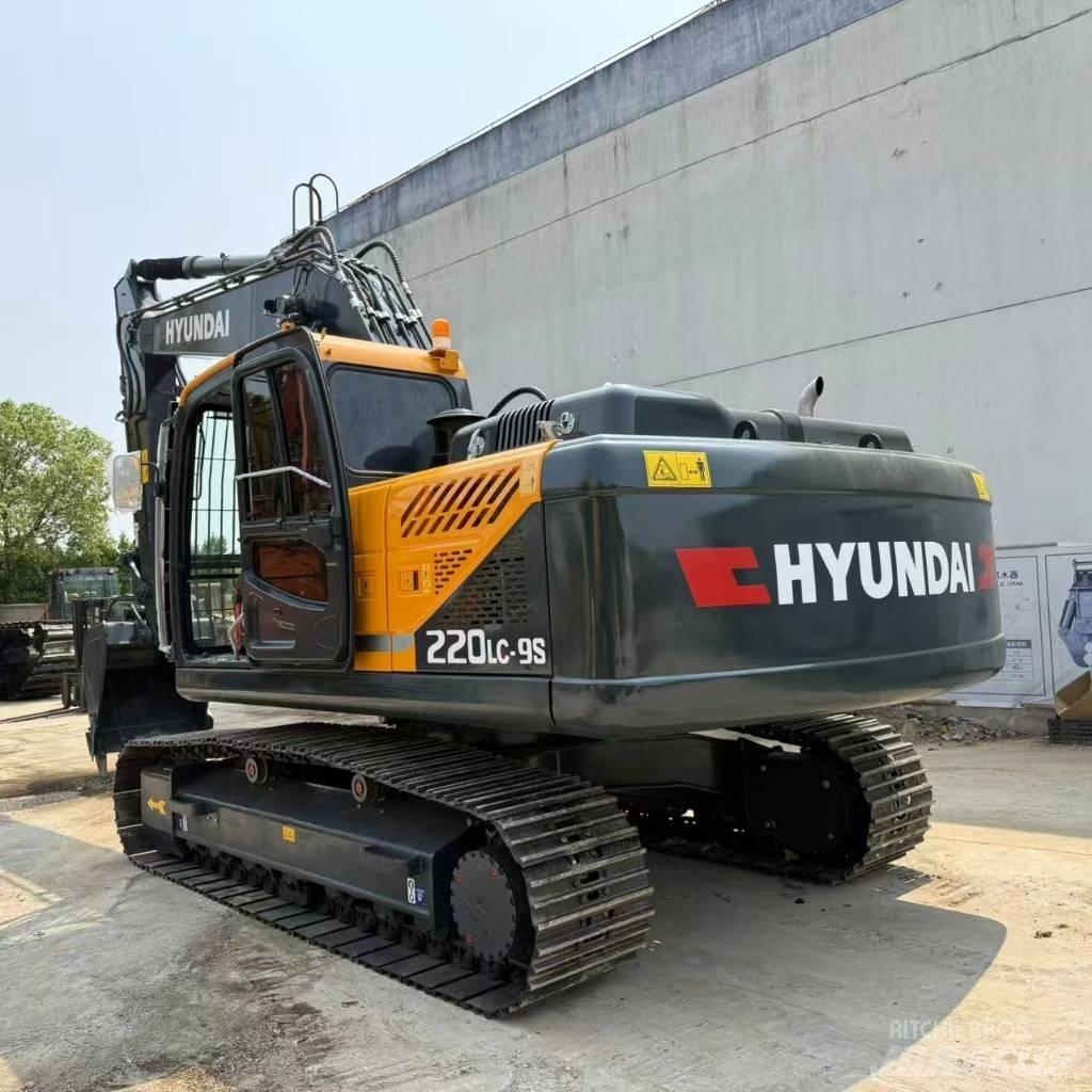 Hyundai R220LC-9S Escavatori medi 7t - 12t