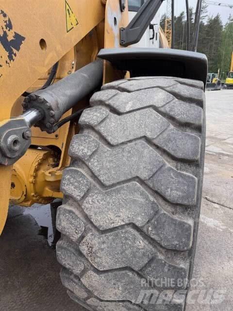 Liebherr L 566 Pale gommate